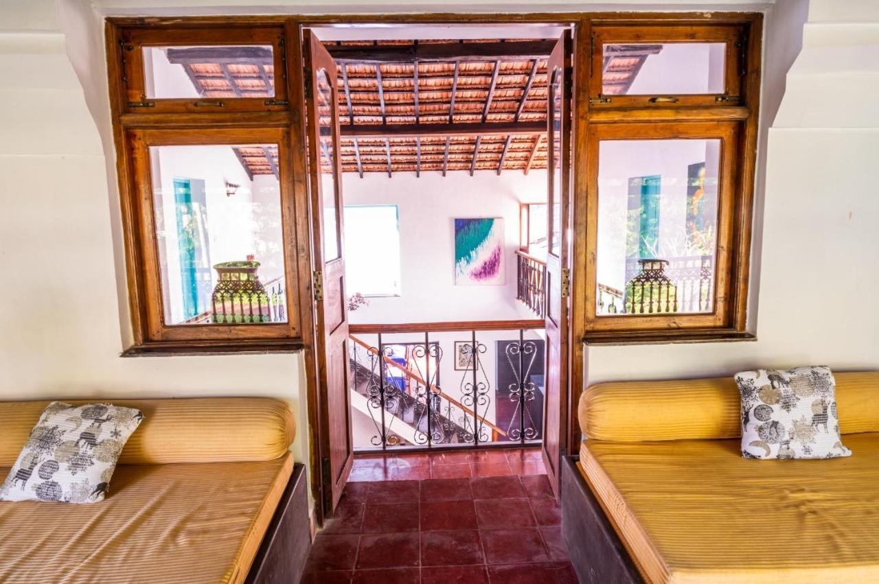 Island House Goa Hotel Goltim Buitenkant foto