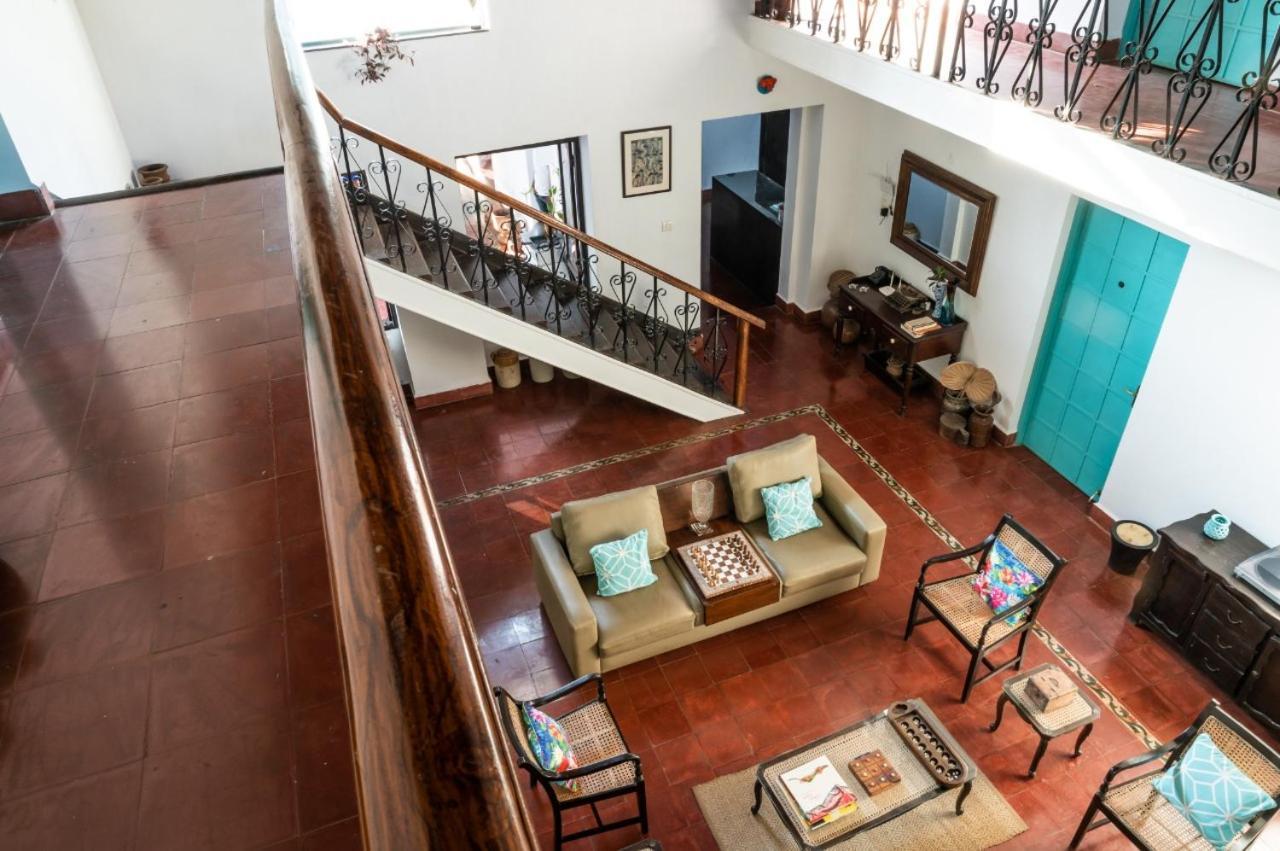 Island House Goa Hotel Goltim Buitenkant foto