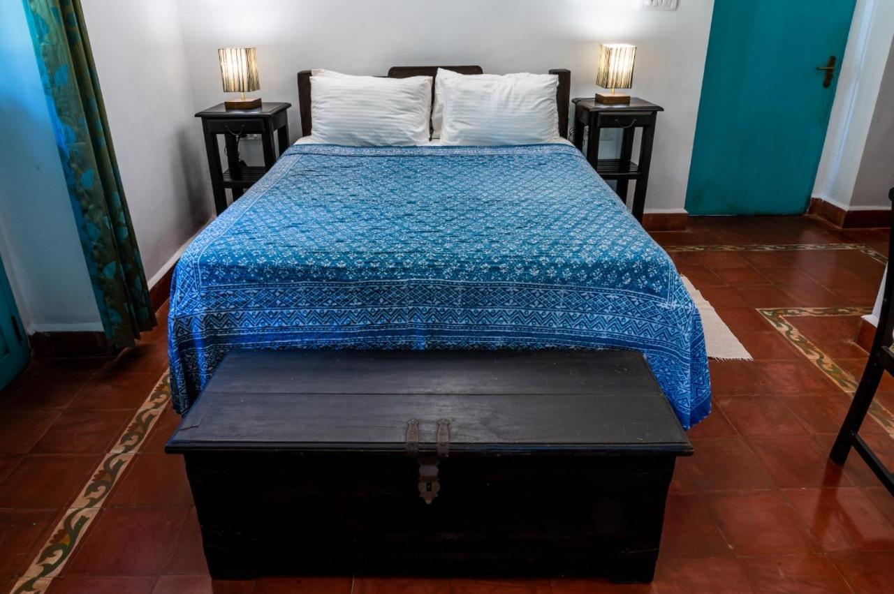 Island House Goa Hotel Goltim Buitenkant foto