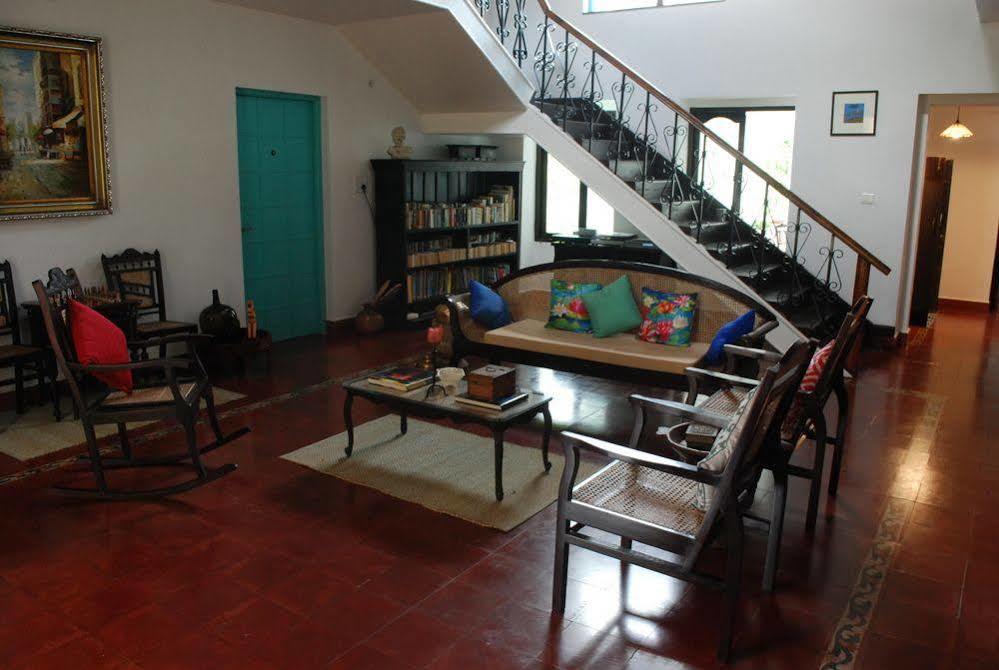 Island House Goa Hotel Goltim Buitenkant foto