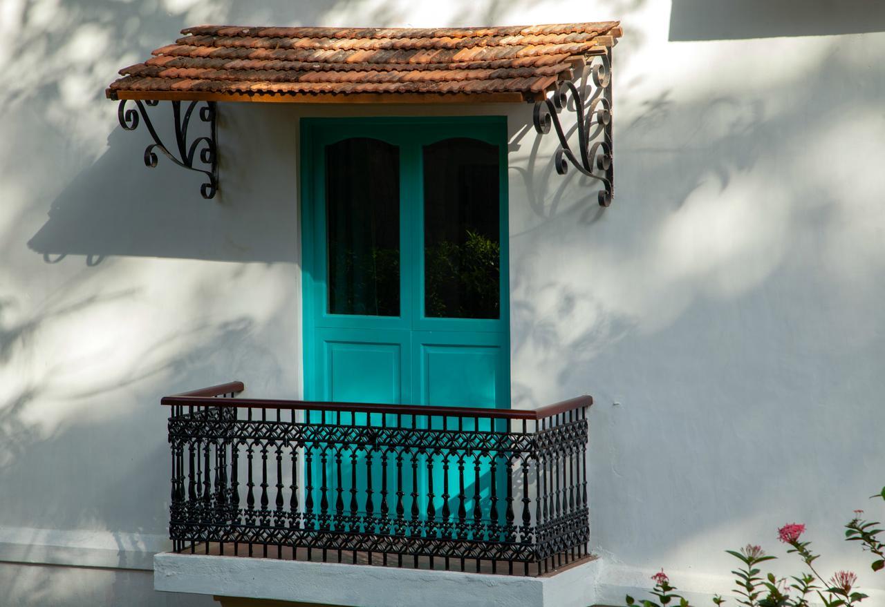 Island House Goa Hotel Goltim Buitenkant foto